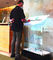 Chiosco di vetro trasparente di tocco di Holo della macchina del chiosco della proiezione dell'ologramma con proiezione posteriore fornitore
